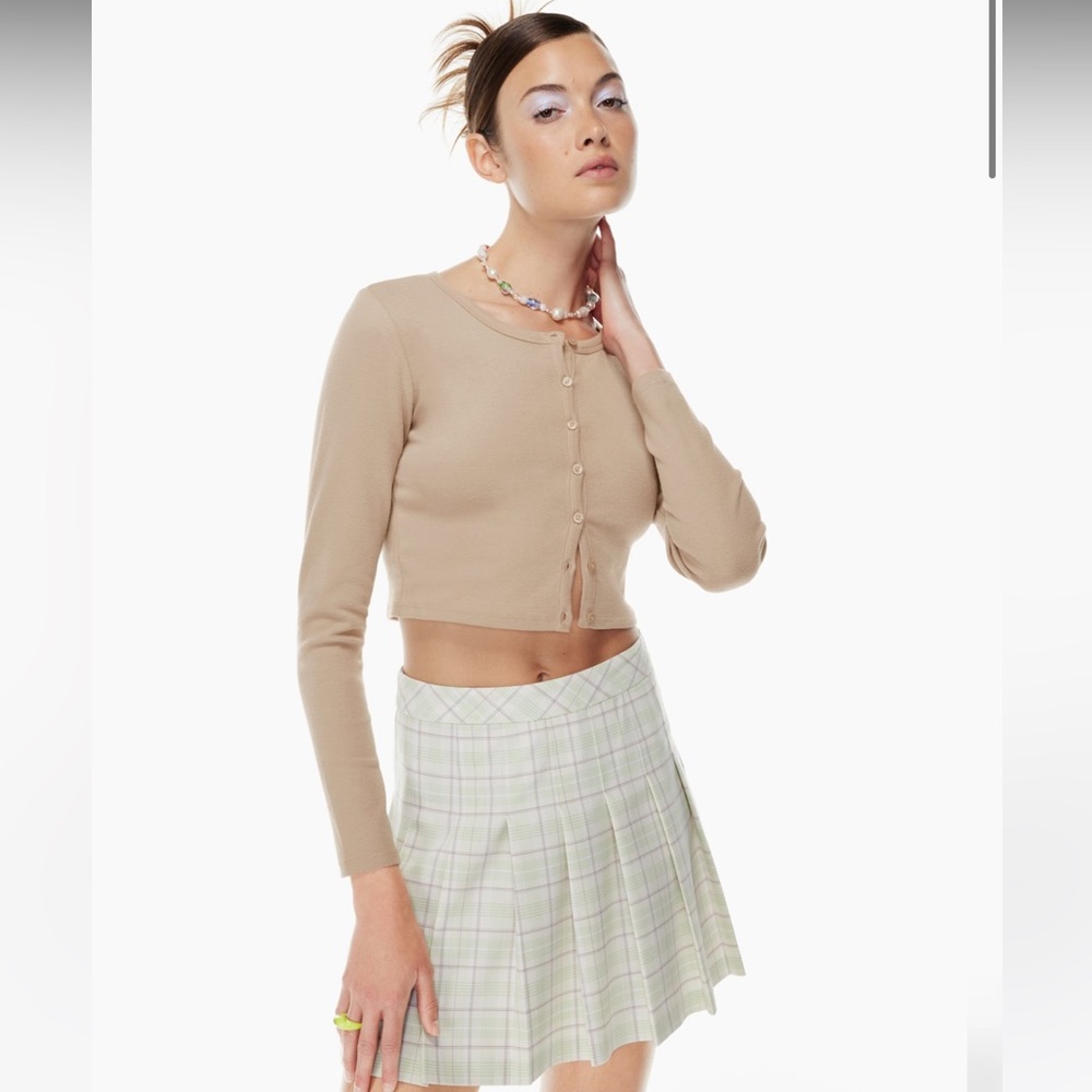 Aritzia Sunday Best Apple Longsleeve, Small